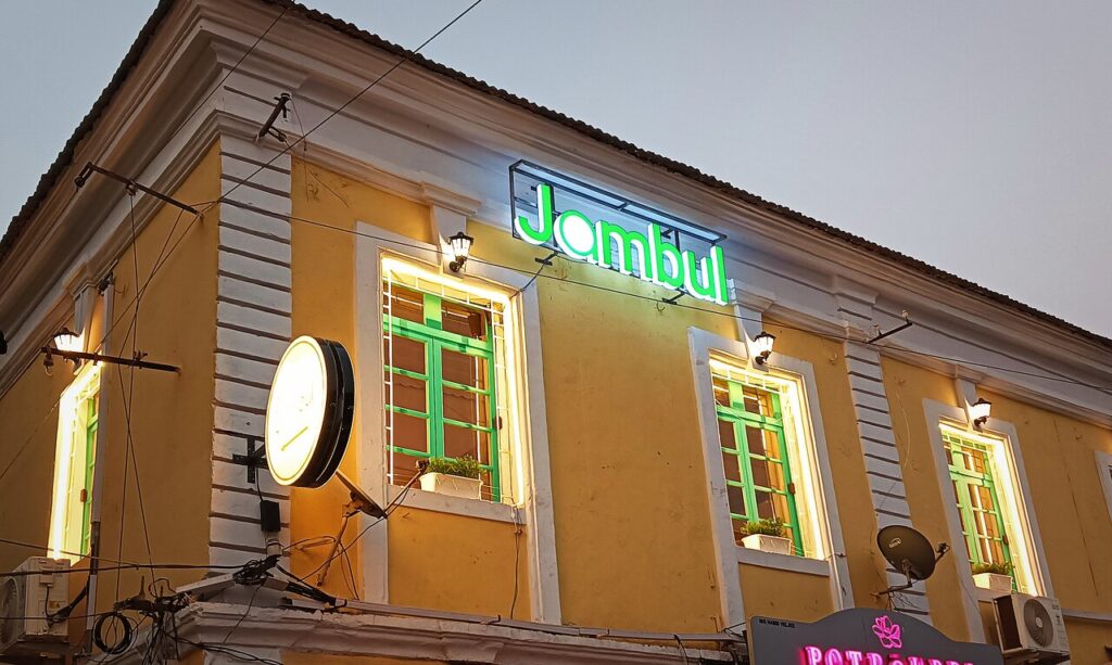 Jambul Café & Stay