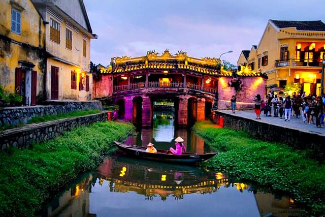 Japanese covered bridge - things to do in hoi an