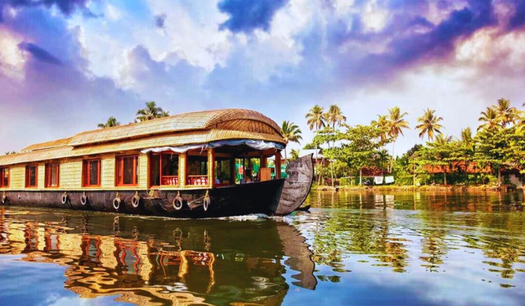 Allepey (Best places in Kerala for honeymoon)