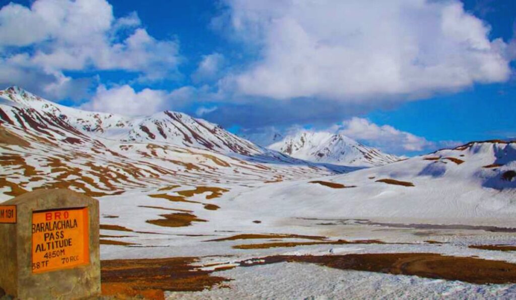 Baralachala pass image