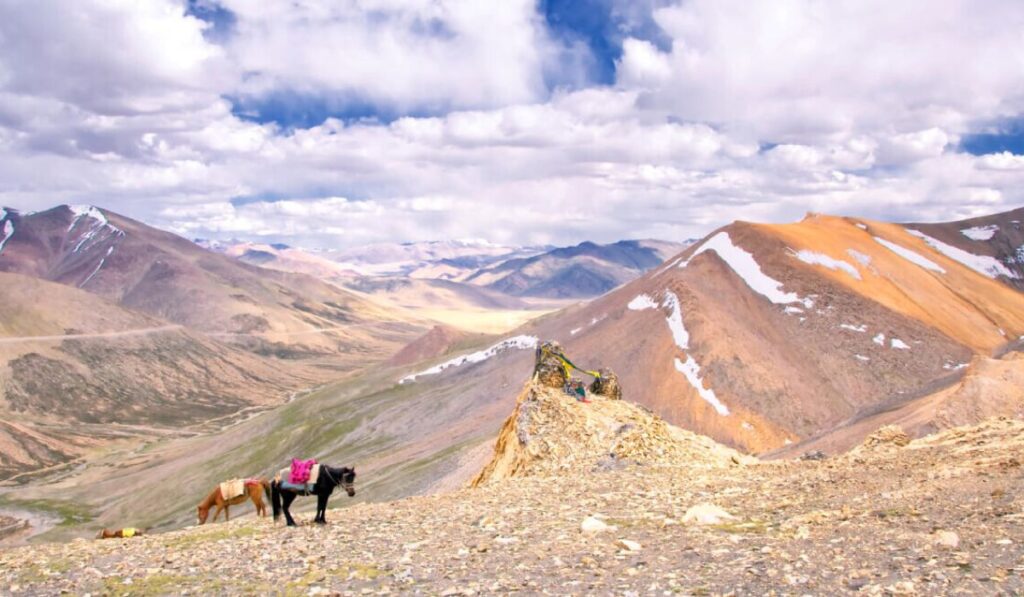 Taglangla pass image in Ladakh